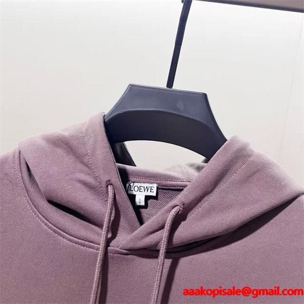 秋冬らしい暖かみ ベア刺繍 パーカー ロエベ LOEWE コピー 可愛さと上品さを兼ね備えた逸品