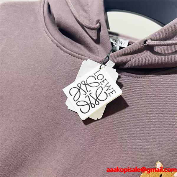 秋冬らしい暖かみ ベア刺繍 パーカー ロエベ LOEWE コピー 可愛さと上品さを兼ね備えた逸品