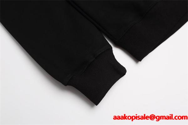 2025秋冬新作 ロエベ LOEWE コピー カラーロゴ パーカー モードで遊び心ある一枚