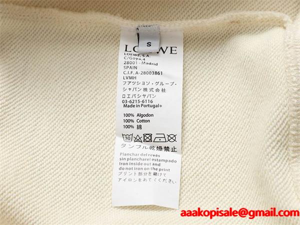 トレンド感漂う LOEWE ロエベ 偽物 立体ロゴ パーカー シンプルで上質なデザイン