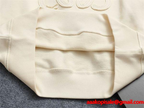 トレンド感漂う LOEWE ロエベ 偽物 立体ロゴ パーカー シンプルで上質なデザイン