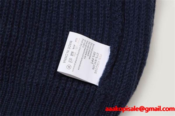  上質なネイビーが映える 2025秋冬新作 ロゴ刺繍 クルーネック ニット セーター セリーヌ CELINE 偽物