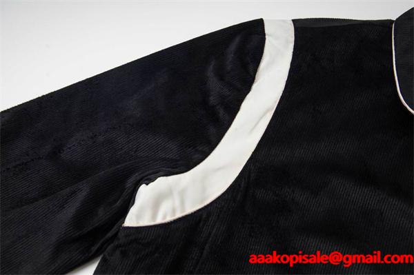 コントラストが映える セリーヌ CELINE コピー 2025秋冬新作 ブラック ホワイト スタジアムジャケット