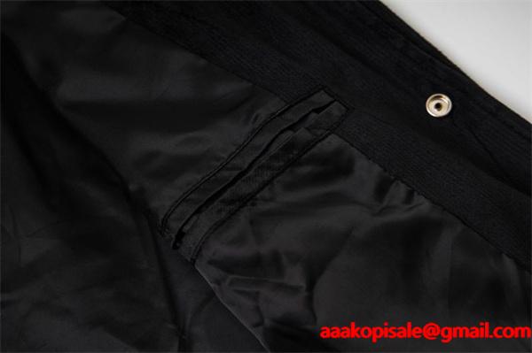 コントラストが映える セリーヌ CELINE コピー 2025秋冬新作 ブラック ホワイト スタジアムジャケット