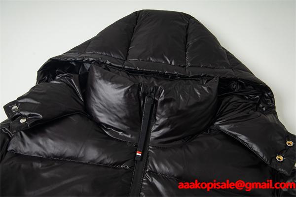 モンクレール MONCLER ダウンジャケット コピー 袖ロゴワッペン フード付き フルジップ2025秋冬 新作通販ショッピング