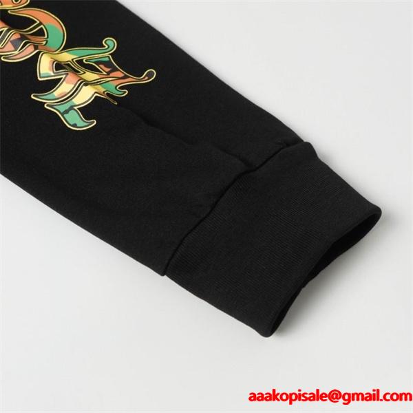 CHROME HEARTS コピー エネルギッシュ ポップアート風 長袖Tシャツ マルチカラーロゴ クロムハーツ