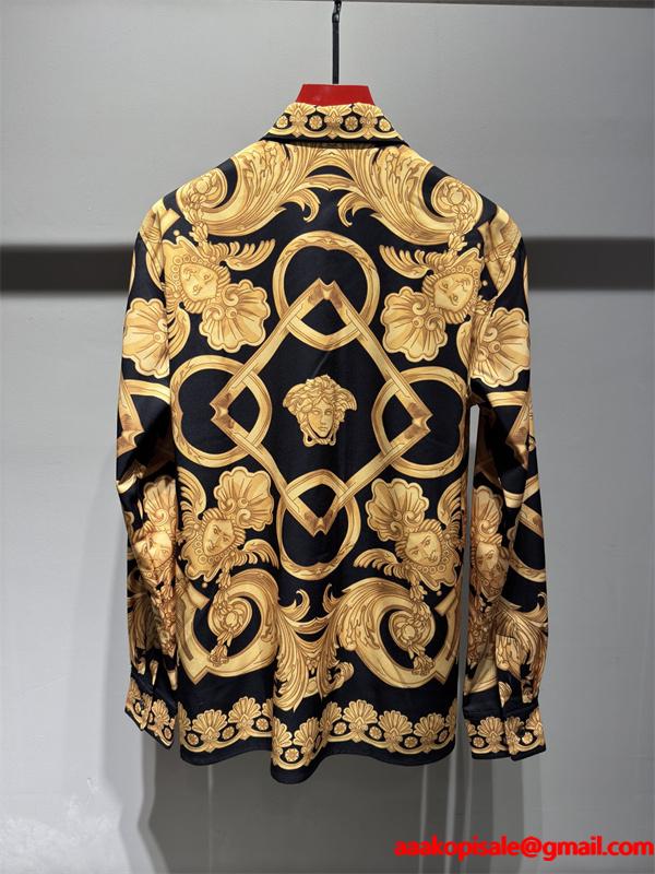 ヴェルサーチ長袖シャツコピー アイテム VERSACE 秋冬らしいカジュアルな雰囲気を持つ_ブランド コピー 激安(日本最大級)