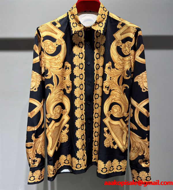 ヴェルサーチ長袖シャツコピー アイテム VERSACE 秋冬らしいカジュアルな雰囲気を持つ_ブランド コピー 激安(日本最大級)