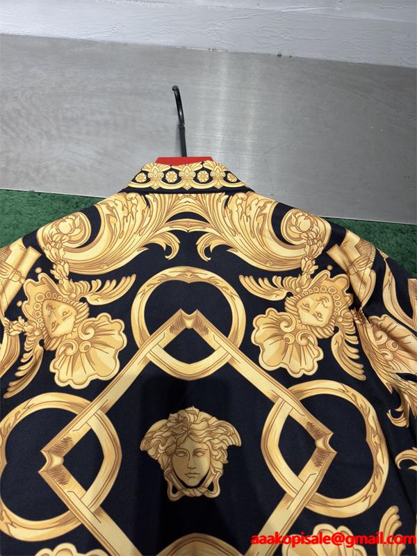 ヴェルサーチ長袖シャツコピー アイテム VERSACE 秋冬らしいカジュアルな雰囲気を持つ_ブランド コピー 激安(日本最大級)