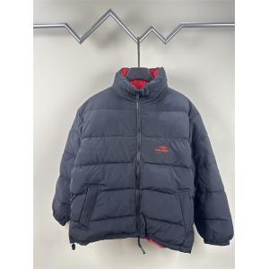  バレンシアガ スーパーコピー ダウンジャケット ブラック×レッド 裏地切替デザイン 厚手 防寒 BALENCIAGA