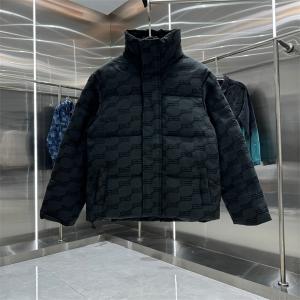 GUCCI コピー モノグラム 総柄 ベージュ ダウンジャケット クラシック ファッション アウター グッチ