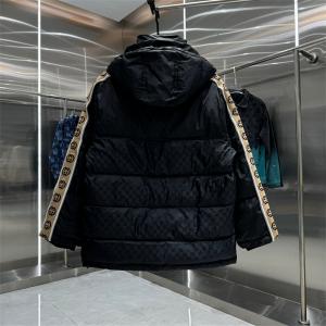 グッチ 偽物 サイドGGテープ フード付き ブラック ダウンジャケット ロゴデザイン 防寒 アウターGUCCI