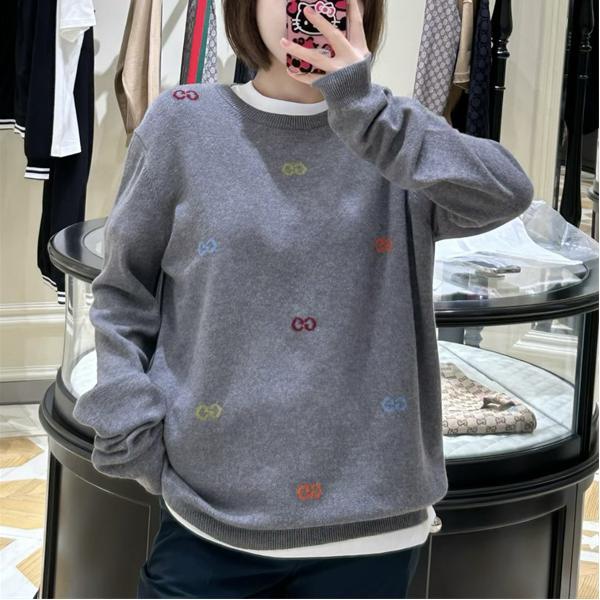 グッチ 偽物 カラフルGG刺繍 グレー クルーネック ニット セーター レディース GUCCI