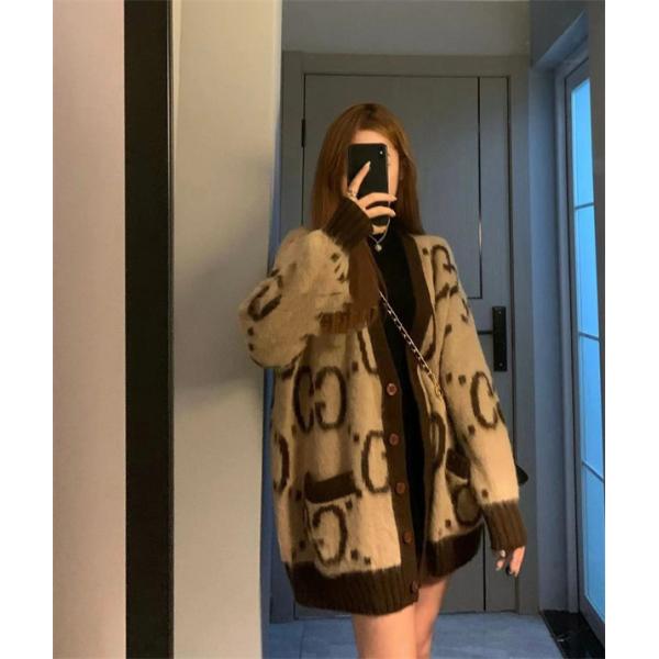 GUCCI 偽物 ソフトモヘア GGカーディガン ベージュ ブラウン ボタン ニット アウター グッチ