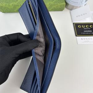 GUCCI コピー 二つ折り財布 ゴールドGGロゴ ブラックレザー 高品質 シンプルデザイン グッチ 