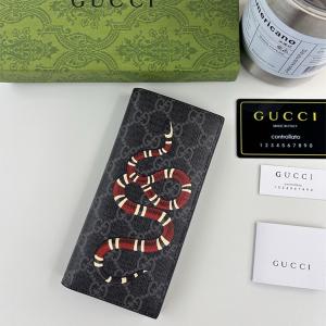 グッチ 偽物 長財布 スネークモチーフ GGスプリーム ブラックキャンバス 個性的 スタイリッシュ GUCCI