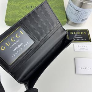 グッチ 偽物 長財布 スネークモチーフ GGスプリーム ブラックキャンバス 個性的 スタイリッシュ GUCCI