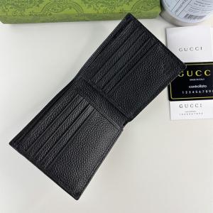  グッチ スーパーコピー 二つ折り財布 ブラックレザー ゴールドGGロゴ 上品 洗練 高級 デザイン GUCCI