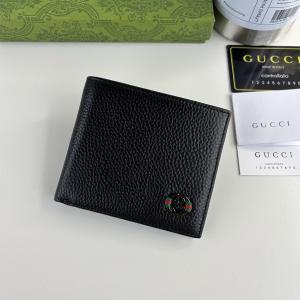 GUCCI コピー 二つ折り財布 GGロゴライン ブラックレザー 高級感 エレガント モデル グッチ
