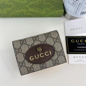 GUCCI コピー 三つ折り財布 GGスプリーム ブラウン オーバルロゴ コンパクト 高級 エレガント グッチ