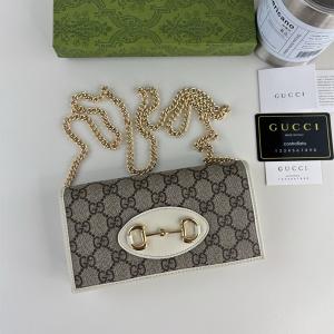 グッチ コピー チェーンウォレット GGスプリーム ホースビット ホワイトレザー 上品 エレガント GUCCI