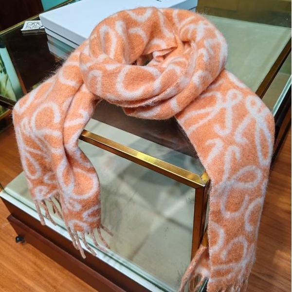 LOEWE 偽物 アナグラム モヘア ウール ブレンド 柔らか 優雅 エレガント マフラー ロエベ