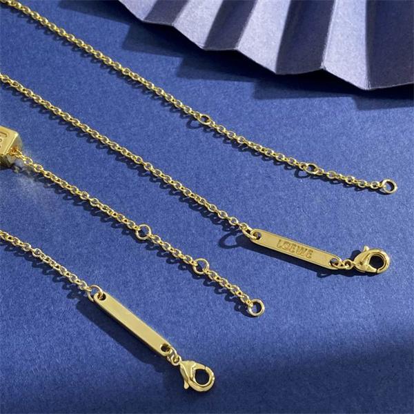 ロエベ LOEWE スーパーコピー ネックレス 新作キューブロゴ ゴールドチェーン 高品質ジュエリー