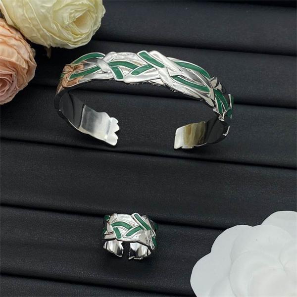 グリーンエナメルが輝く LOEWE ロエベ 偽物 ブレスレット＆リング セット 高級感漂う人気モデル