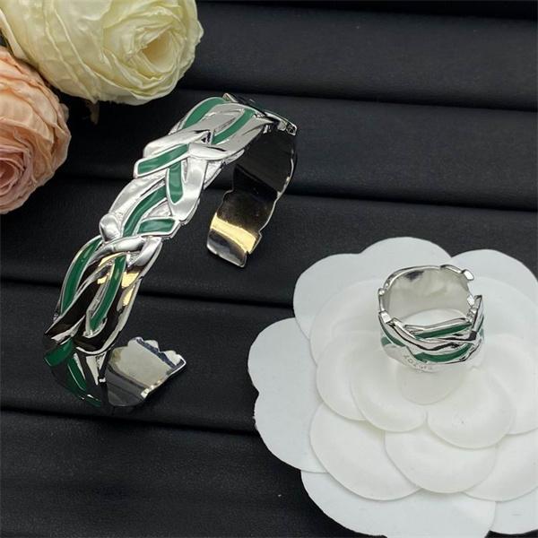 グリーンエナメルが輝く LOEWE ロエベ 偽物 ブレスレット＆リング セット 高級感漂う人気モデル