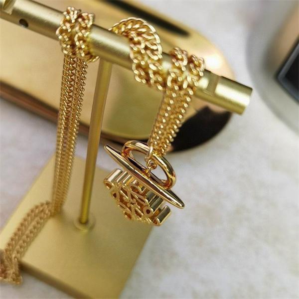 話題沸騰！LOEWE ロエベ コピー ネックレス ゴールドチェーン アナグラムチャーム付き