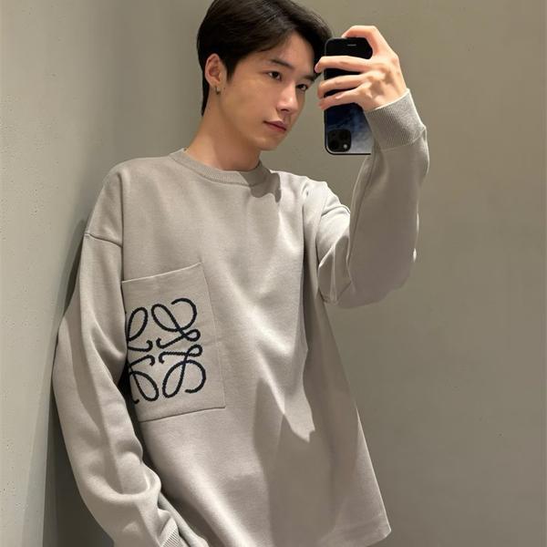 2025秋冬 ロエベ LOEWE 偽物 セーター グレーロゴデザイン シンプルで高級感ある一枚