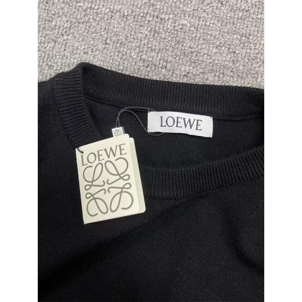 定番人気 ロエベ LOEWE スーパーコピー セーター ブラックロゴポケット シンプルで上質なデザイン