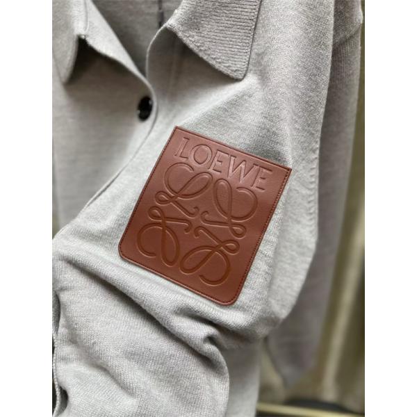 ロエベ LOEWE 偽物 カーディガン グレーレザーポケットデザイン 高級感あふれる上品アウター