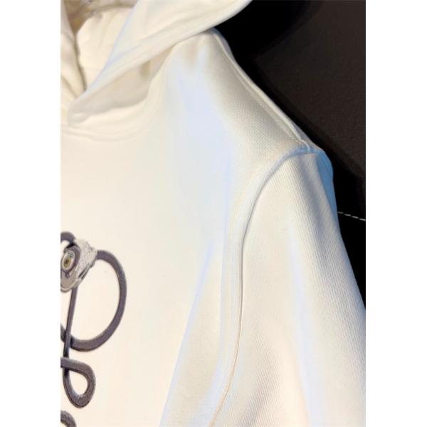 2025秋冬 スーパーコピー ホワイトパーカー LOEWE ロエベ  ロゴプリントで爽やかに決まる人気アイテム