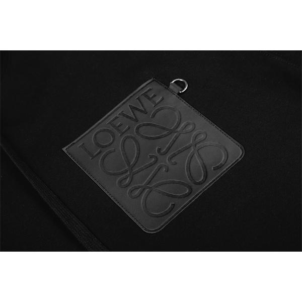 LOEWE ロエベ コピー パーカー ブラックエンボスロゴ 秋冬の定番スタイルに最適