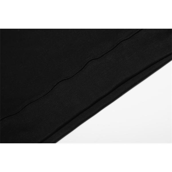 LOEWE ロエベ コピー パーカー ブラックエンボスロゴ 秋冬の定番スタイルに最適