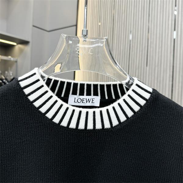 ロエベ LOEWE スーパーコピー ニット ブラックボーダーリブ 秋冬のモード感漂う定番トップス