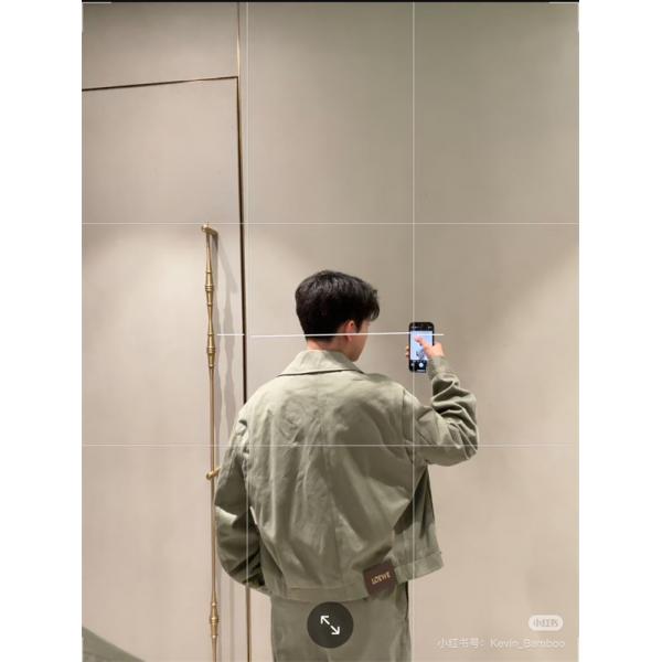 シンプル 2025秋冬 LOEWE 偽物 ジャケット ロエベ カーキカラー 上品なカジュアルスタイル