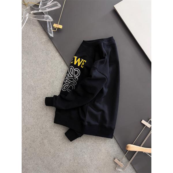 LOEWE ロエベ コピー スウェット ホワイトロゴ刺繍デザイン 柔らかく上品で秋冬定番トップス