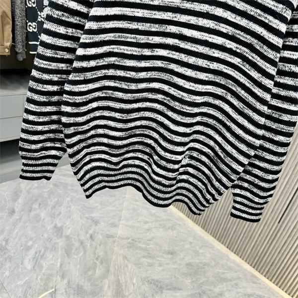 2025秋冬限定 ロエベ LOEWE 偽物 ニット セーター ボーダーデザイン シックで大人っぽく洗練された