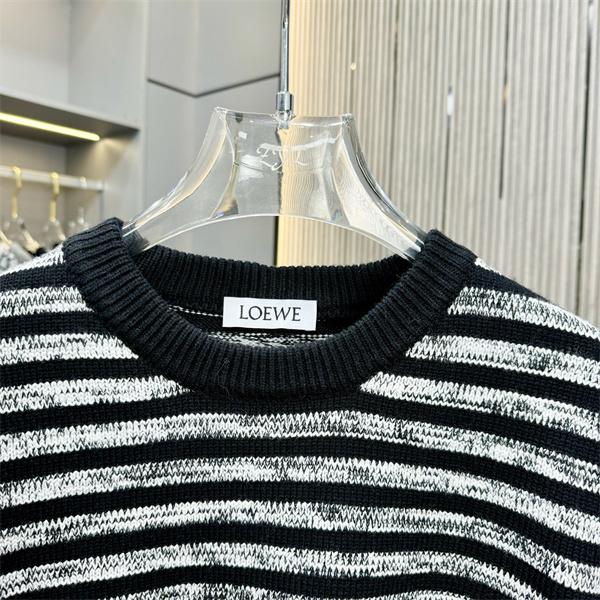 2025秋冬限定 ロエベ LOEWE 偽物 ニット セーター ボーダーデザイン シックで大人っぽく洗練された