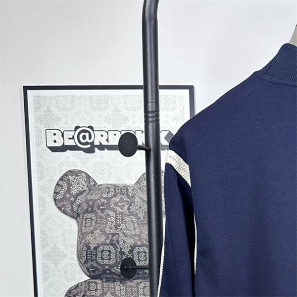 LOEWE スーパーコピー スウェット ロエベ ブラックライン入り モダンでスポーティなデザイン