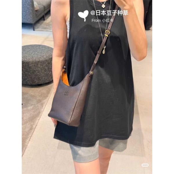 Miu Miu ミュウミュウ コピー 5BE099 レザー ショルダーバッグ クロスボディ 高品質 ヴィンテージ風