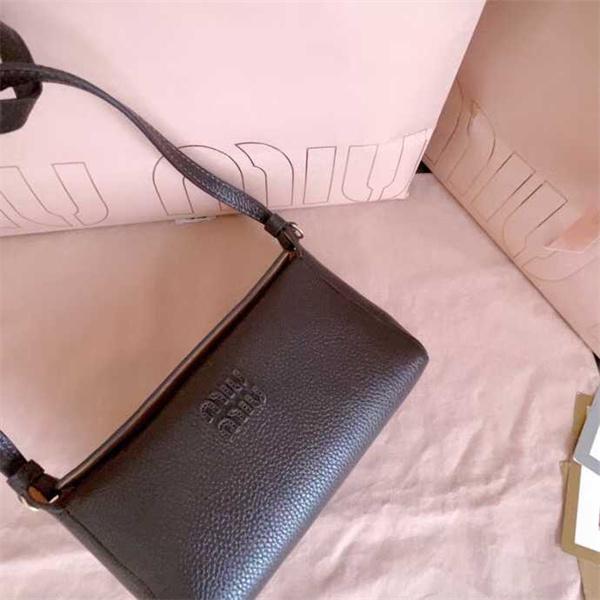 Miu Miu ミュウミュウ コピー 5BE097 本革 ミニショルダー 高品質 クロスボディバッグ ヴィンテージスタイル