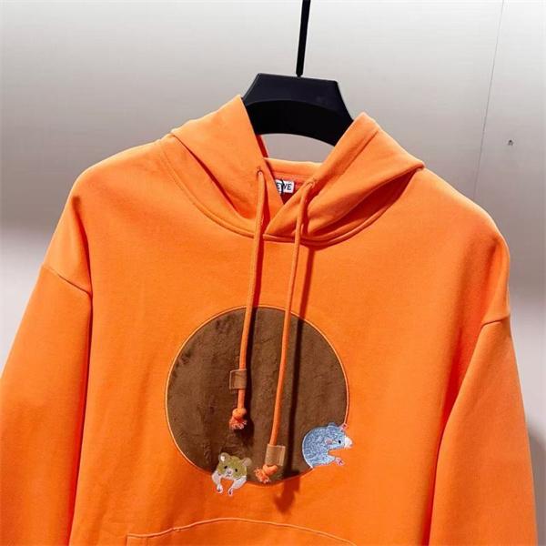 鮮やかカラーが映える 秋冬限定 オレンジムーン パーカー ロエベ LOEWE コピー 個性を際立たせる一着