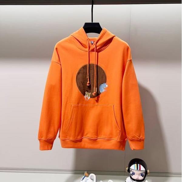 鮮やかカラーが映える 秋冬限定 オレンジムーン パーカー ロエベ LOEWE コピー 個性を際立たせる一着