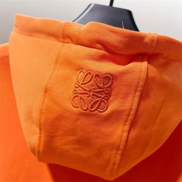 鮮やかカラーが映える 秋冬限定 オレンジムーン パーカー ロエベ LOEWE コピー 個性を際立たせる一着