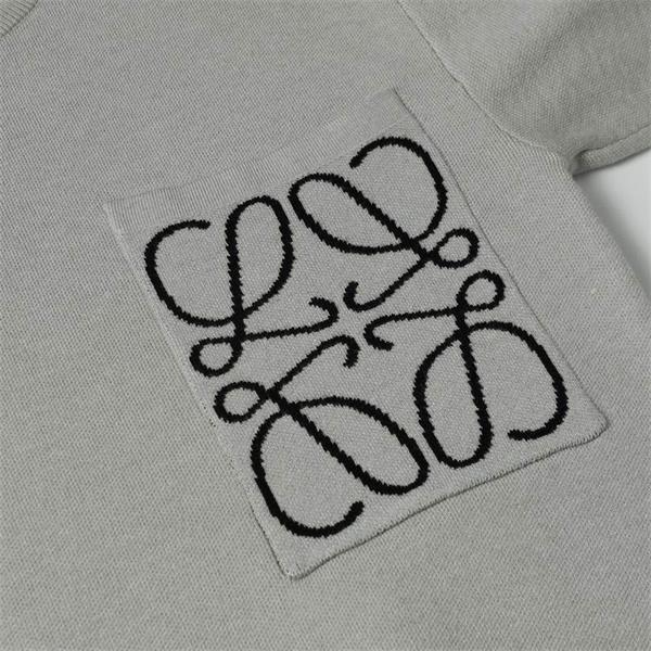 秋冬定番 ロエベ LOEWE 偽物 アナグラム ポケットセーター シンプルで上質な装いに