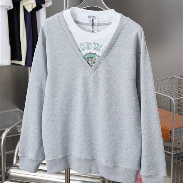 秋冬コーデ ロエベ コピー Vネック レイヤード風 パーカー 上品カジュアル LOEWE