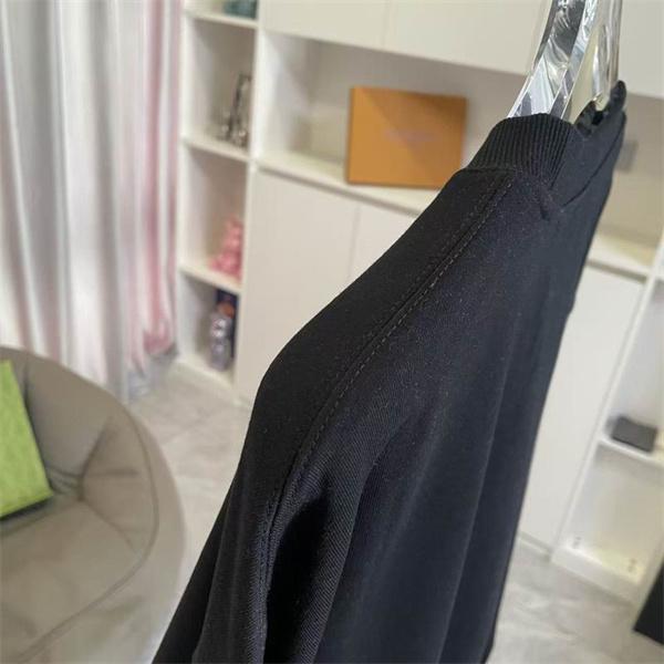 2025秋冬新作 ロエベ LOEWE コピー フラワーロゴ パーカー シンプルで上品な一枚